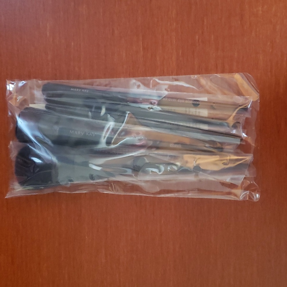 Nwot Makeup Brush Collection - image 2